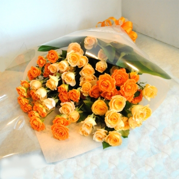 スプレーバラの花束　オレンジ